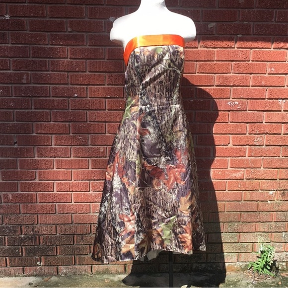 Formals etc Camo wedding dress - Picture 2 of 6